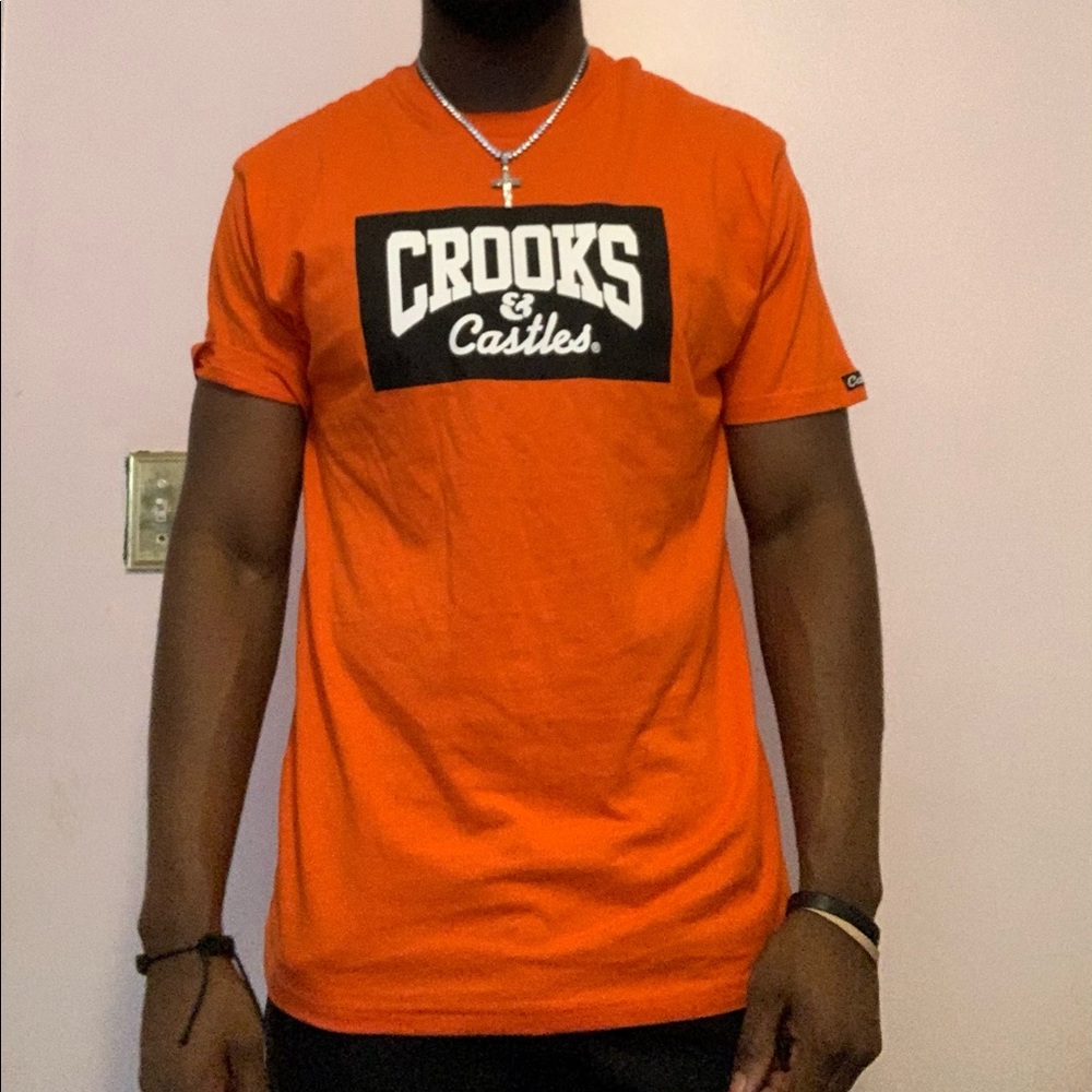 Crooks and castles tee